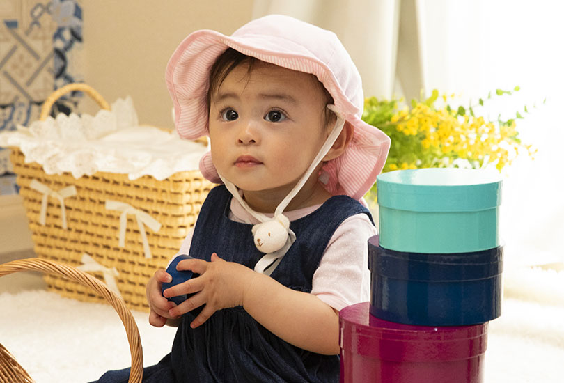 赤ちゃんにはつばの大きいベビー帽子が紫外線対策としておすすめ