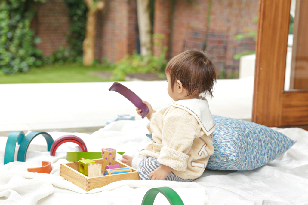 0歳~2歳までの赤ちゃんに贈りたいプレゼント。6ヶ月~1歳頃は、節目のお祝い（1歳のお祝い）にちなんだものを